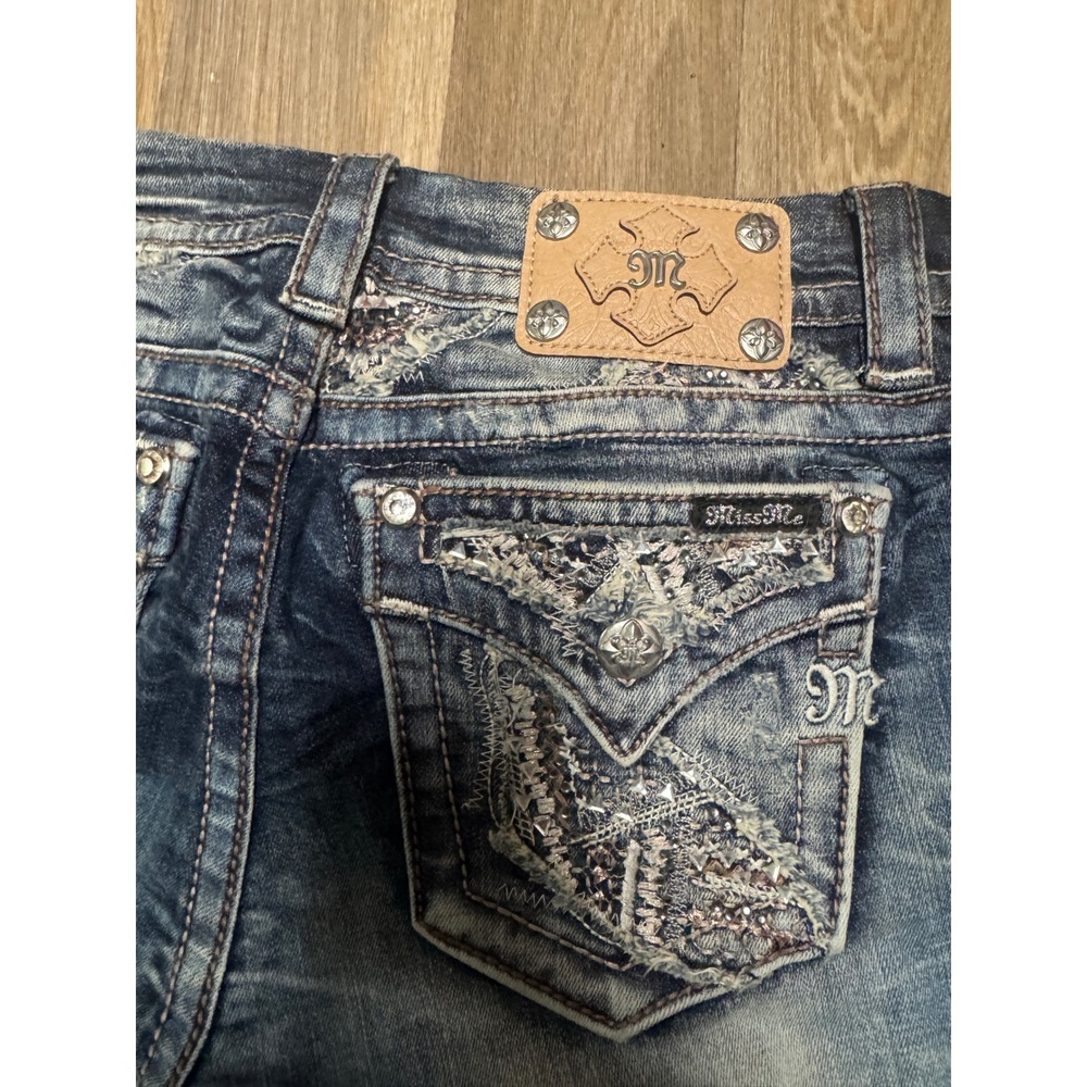 Miss Me Signature Slim Bootcut Embellished Jeans Medium Wash Size 30 Rhinestone - Picture 4 of 11